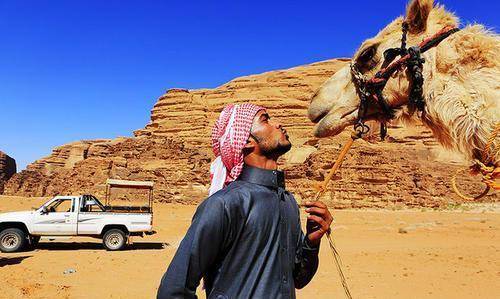 在说说外援,主要是世界银行以及世界上别的大国对于约旦的经济援助