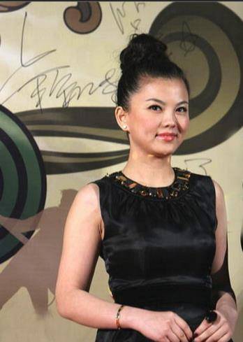 香港_何炅_李厚