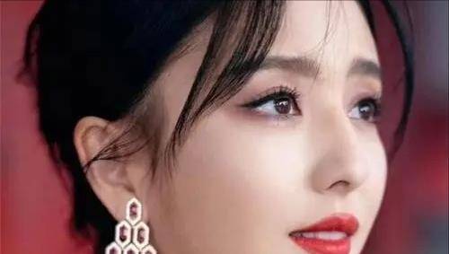 澳洲媒体就传出佟丽娅花7200万在澳洲著名富人区买下超级豪宅的消息