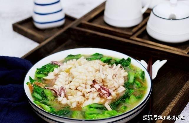 它是菜也是药,2块钱一斤,却比牛奶鸡蛋补钙强,常吃还明目安神_鱿鱼