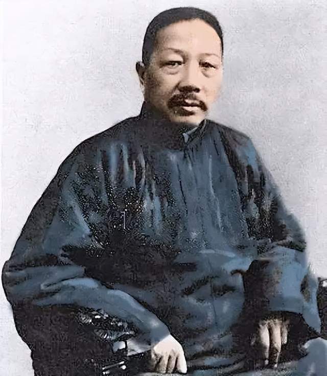 清朝警察局长,后来成民国部长和总理,新中国成立后,还更加风光