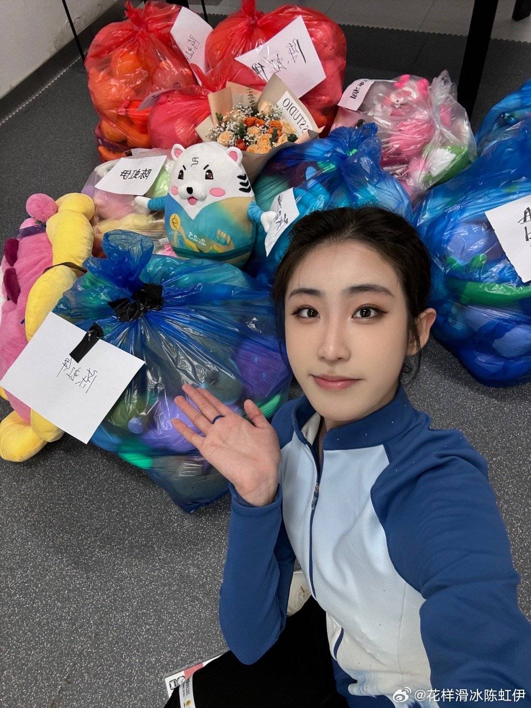 中国花滑女神惊艳冰场,连日本网友都为她倾倒_陈虹伊_单人滑_女子