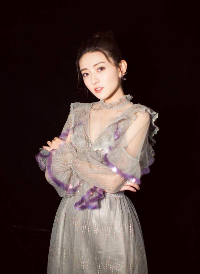 梁洁美呆了,身穿透视裙和邢昭林同框,比八王爷和曲檀儿还有cp感
