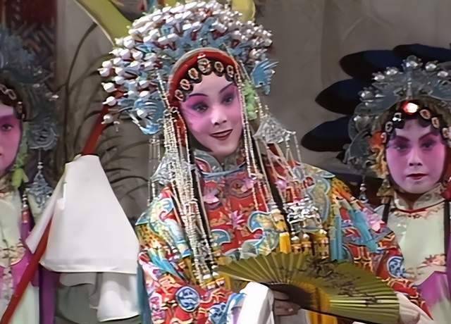 87《红楼梦》十位女演员的"铜钱头", 最美的是张静林,目若秋水_郭霄珍