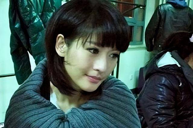 曾红极一时的美女主持:深陷冯小刚"夜宿门",如今44岁仍未婚_沈星_节目