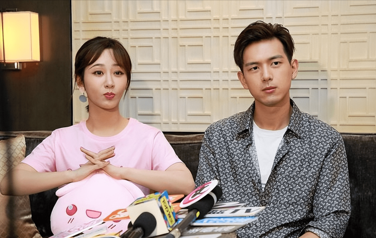 娱记曝杨紫恋爱,男友也是演员,2人被猜测,杨紫方发声回应_刘学义_网友