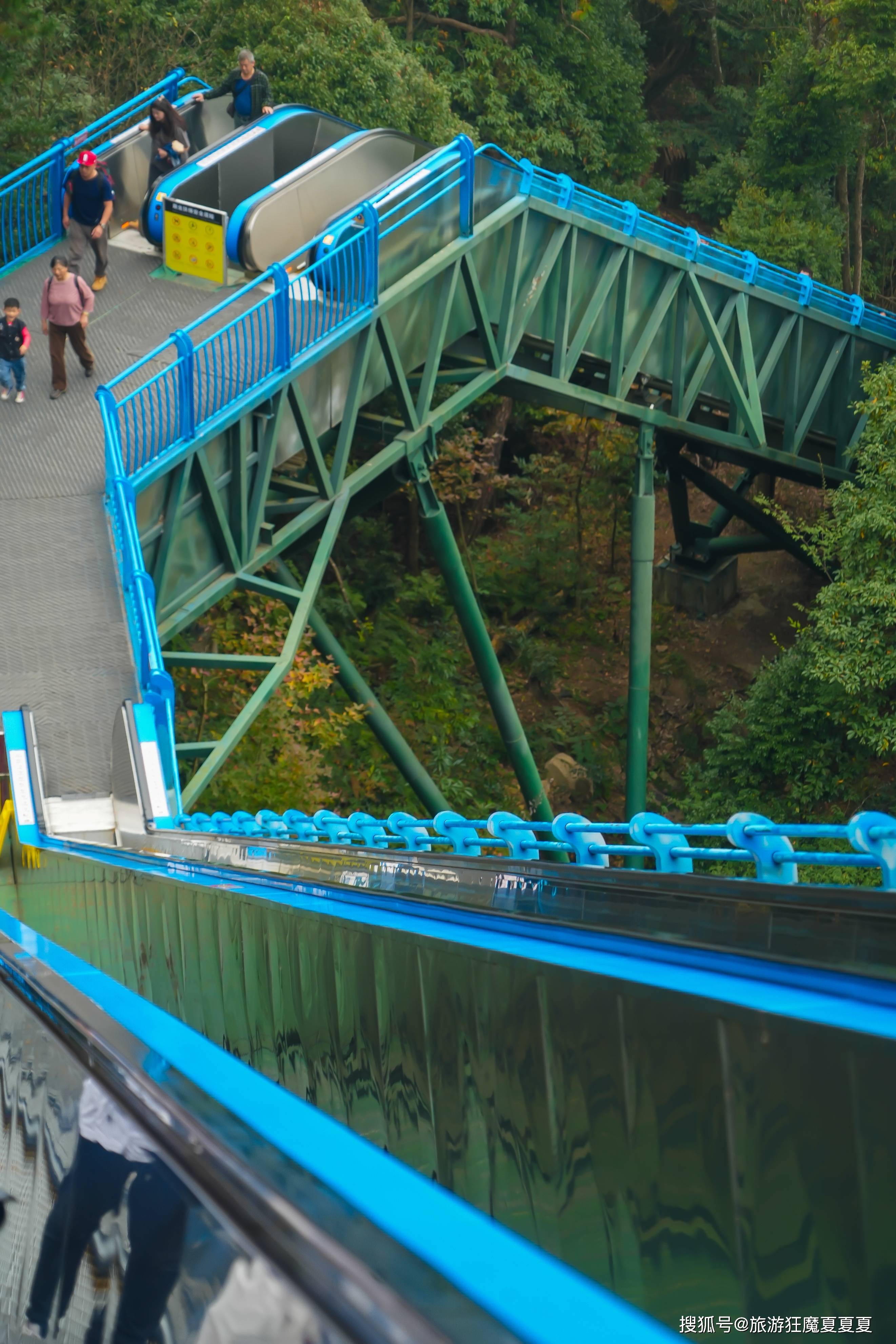 原创浙江旅行登山还能坐电梯神仙居一座不用爬的山