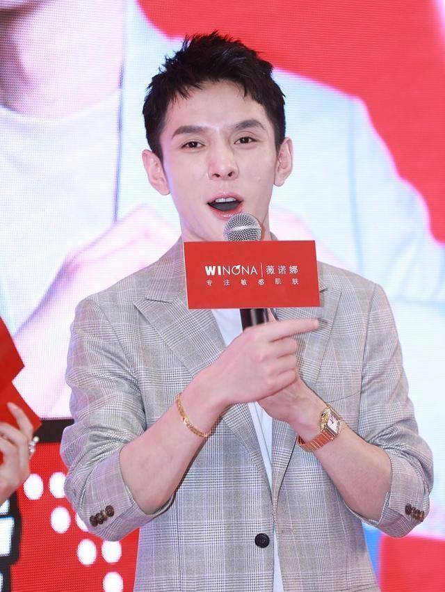 李佳琦的居所和李佳琦的收入曝光后,是无数人羡慕的对象,但都是他亲手