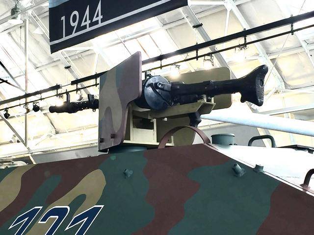 阅读历史,德国军队被盟军逼出来的成功武器:追猎者坦克歼击车_生产