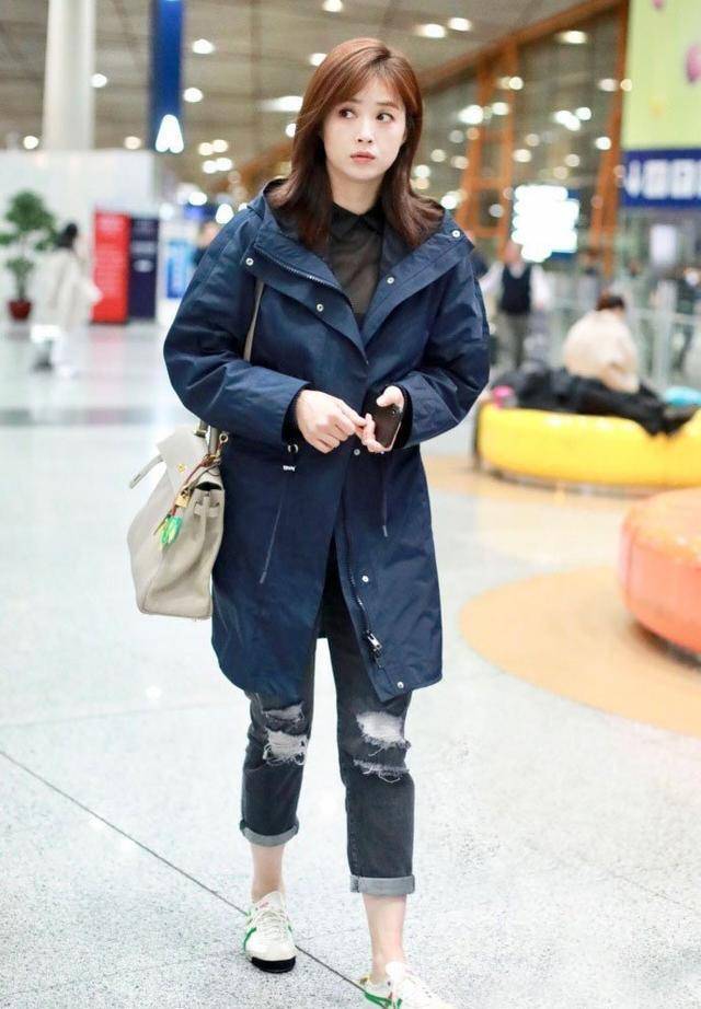 36岁蒋欣剪掉10年长发,变成摩卡波波头减龄时髦,了解几点就够了_显得