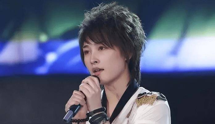 然而,2007年,她成为湖南卫视超级女声海选长沙赛区的冠军,并进入全国