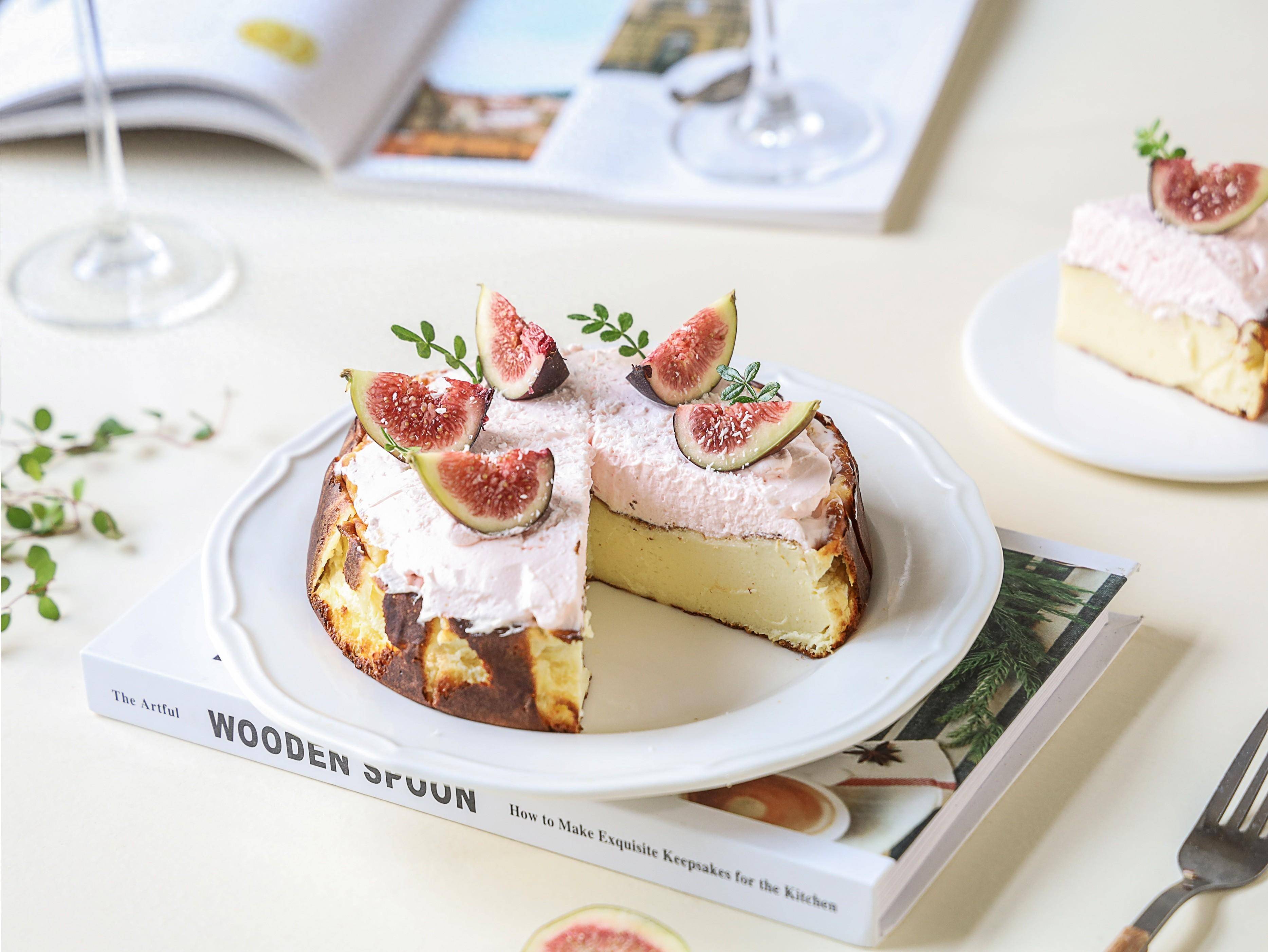 块奶油奶酪,几颗鸡蛋,加上糖和酸奶就可以打造一个风靡全球的芝士蛋糕