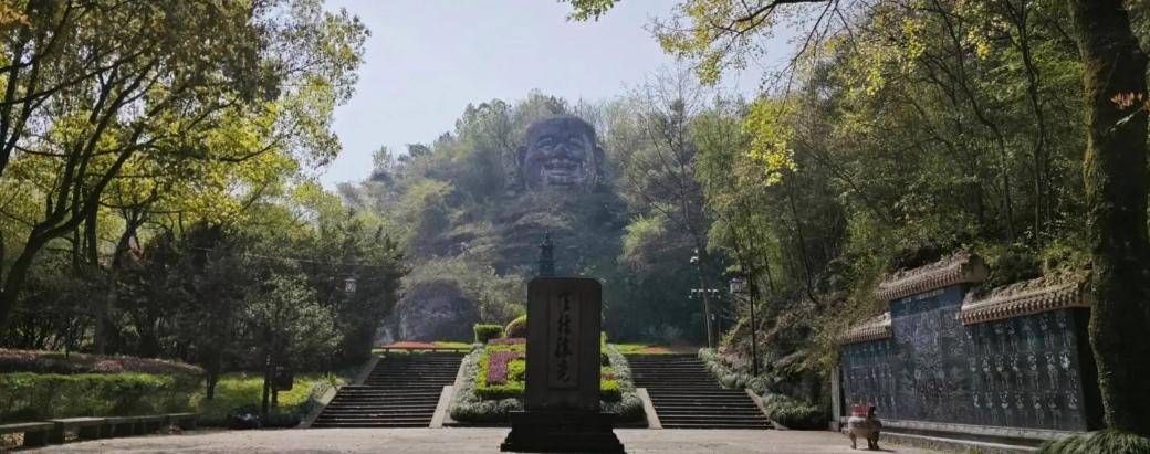 绍兴新昌佛山圣境露天弥勒景点,引人入胜_游客_艺术_佛教