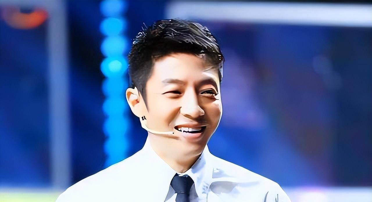 被问李梓萌为何能坐在主持人大赛评委c位撒贝宁的回复让人笑翻_节目