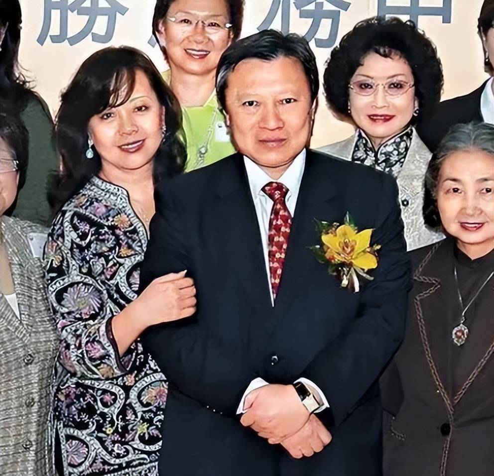 送455亿给儿媳妇,再送650亿给两个儿子_郭炳联_李天颖_唐锦馨