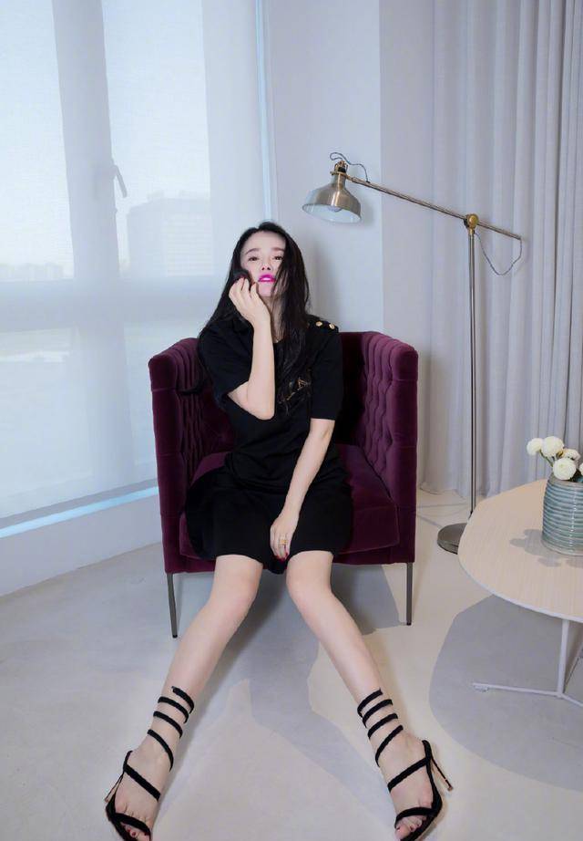 34岁冉莹颖厉害了!162身高穿出2米的气场,网友:太会穿了!