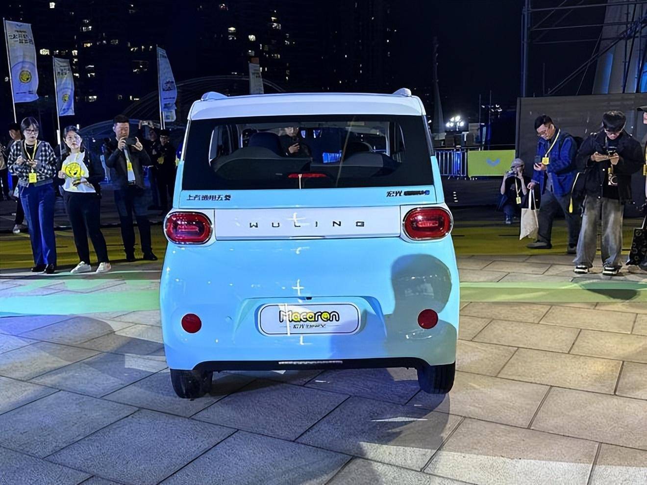 换成8英寸触控屏 miniev第三代宏光马卡龙售4.68万_搜狐汽车_搜狐网