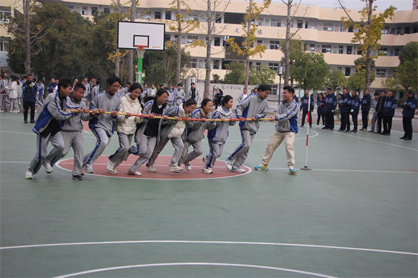田径场上欢乐多——盱眙县马坝初级中学举行第十八届田径运动会_表演