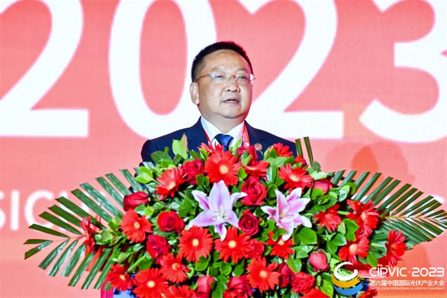 通威股份副总裁,永祥股份总经理李斌致辞携手并进,勇担时代大任面对新