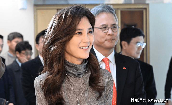 53岁三星长公主李富真惊艳亮相!