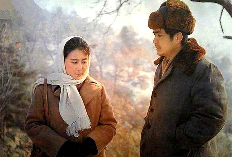 1979年,厂里为陈国军和赵雅珉,宫喜斌和张百爽,姜黎黎和汪宝生,梁同裕