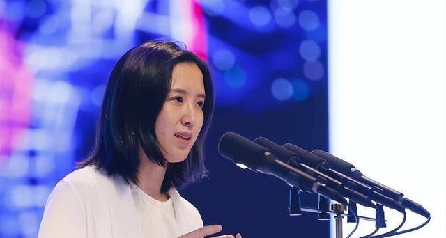 摩拜单车创始人胡玮炜:套现15亿全身而退,烂摊子留给美团王兴_李斌