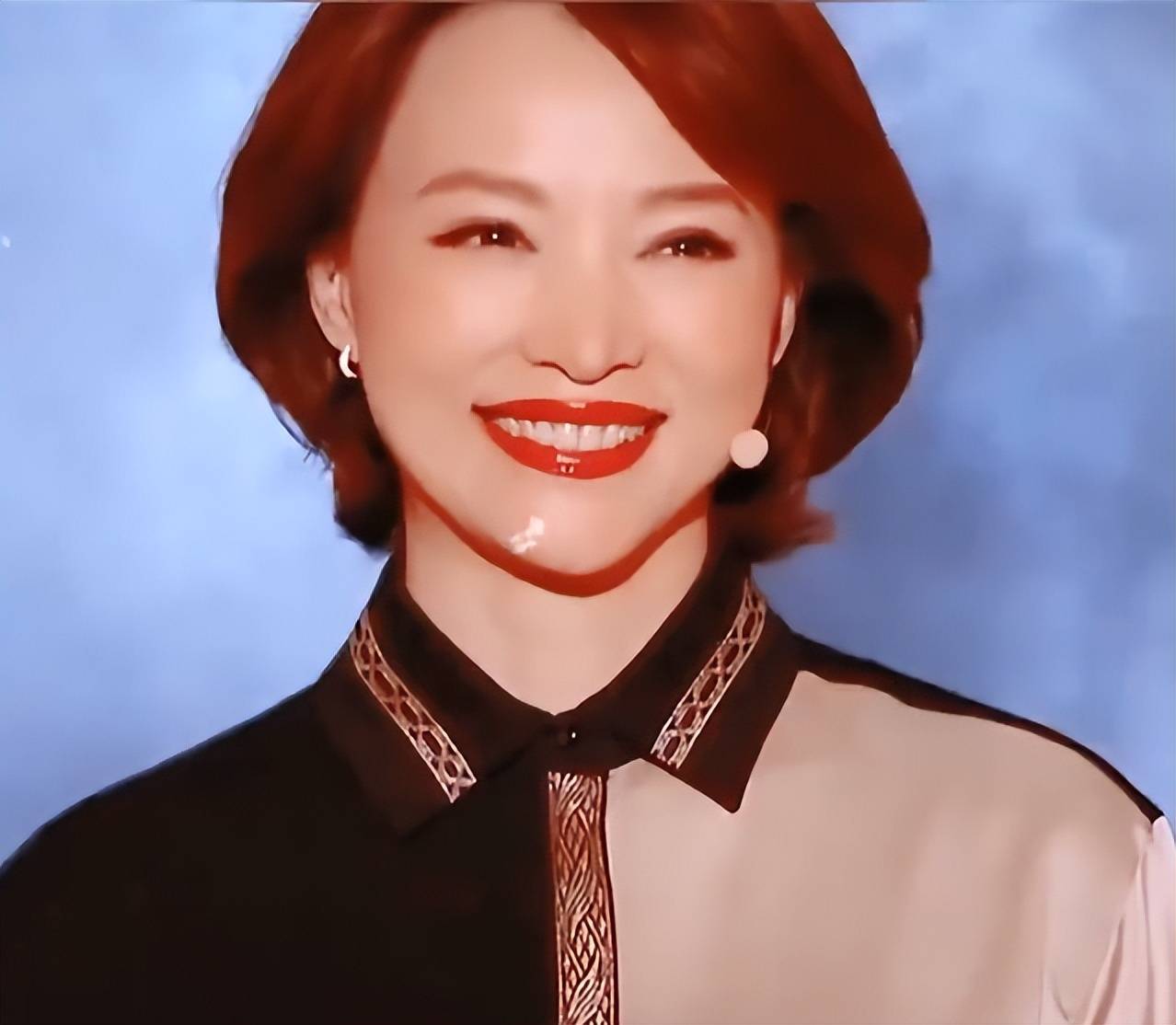 董卿:关注度下降,隐退一年后50岁生日在"静悄悄"的氛围下度过_相关