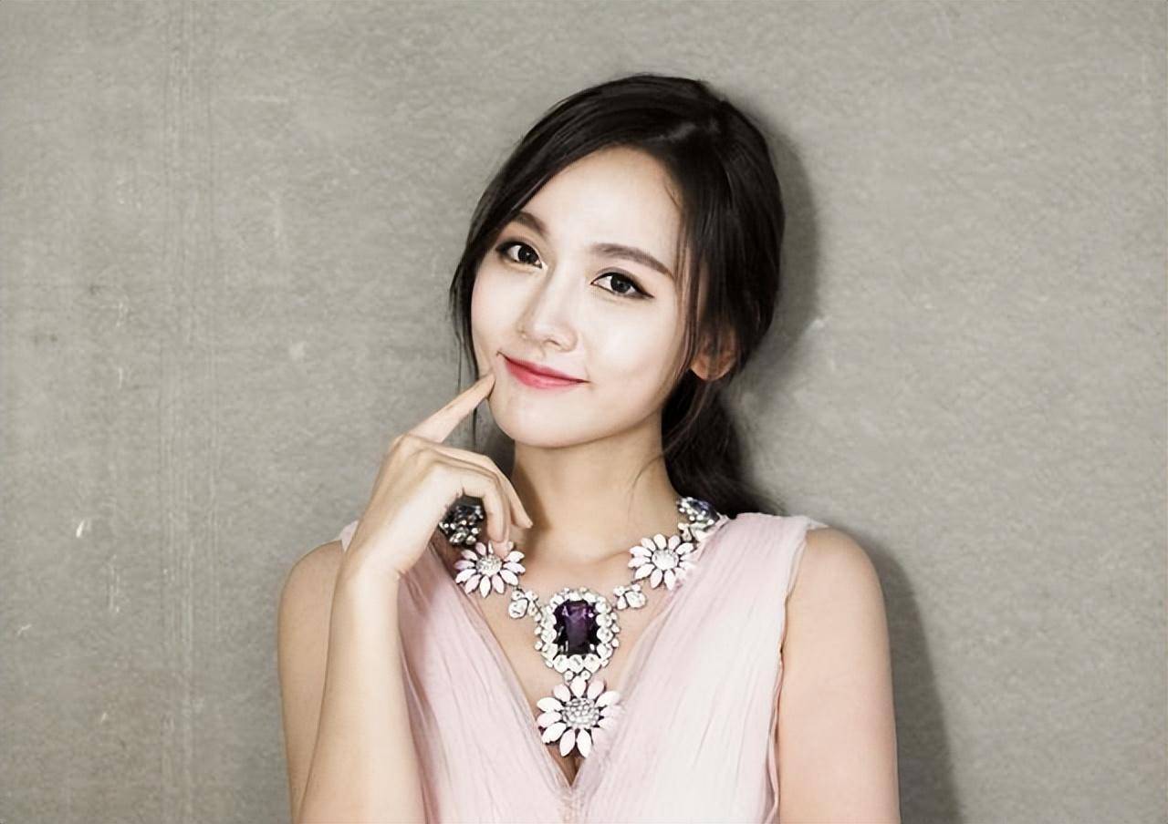 孙骁骁,年轻时让我们吃瓜不断,如今奔四的她,沉寂