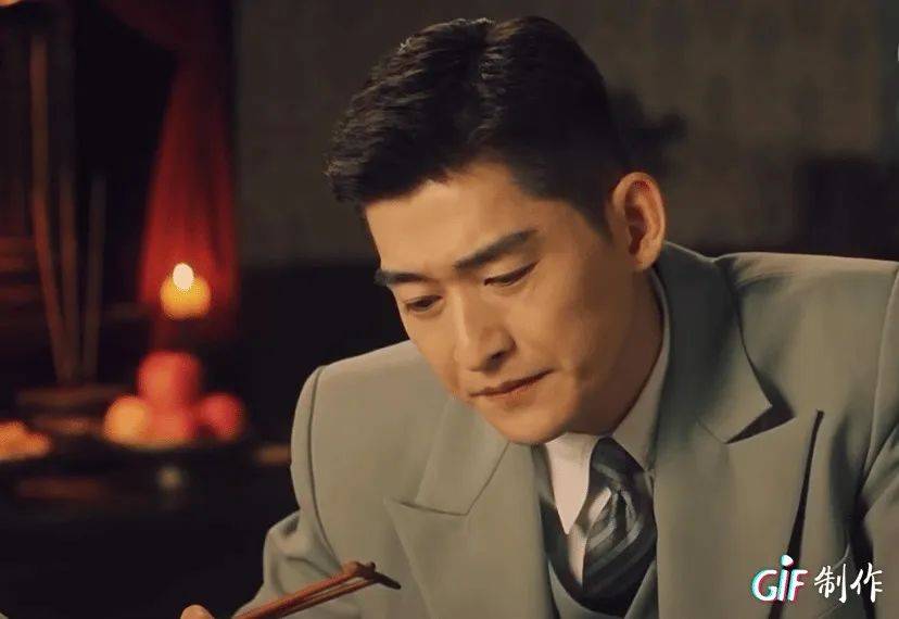 近日,《珠江人家》在央视播火了,而张翰嘬着吃菌的画面再度引起"油腻"