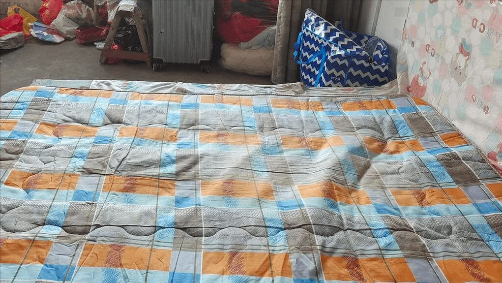 新婚一个月,农村婆婆一个人来儿子家,晚上睡觉时,要求打地铺_李志强