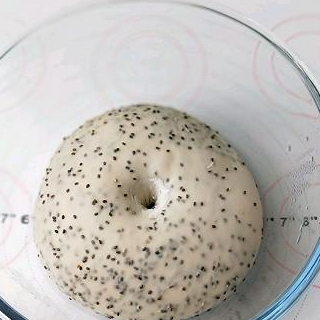 原创
            奇亚籽酸奶土司(300克萌版)