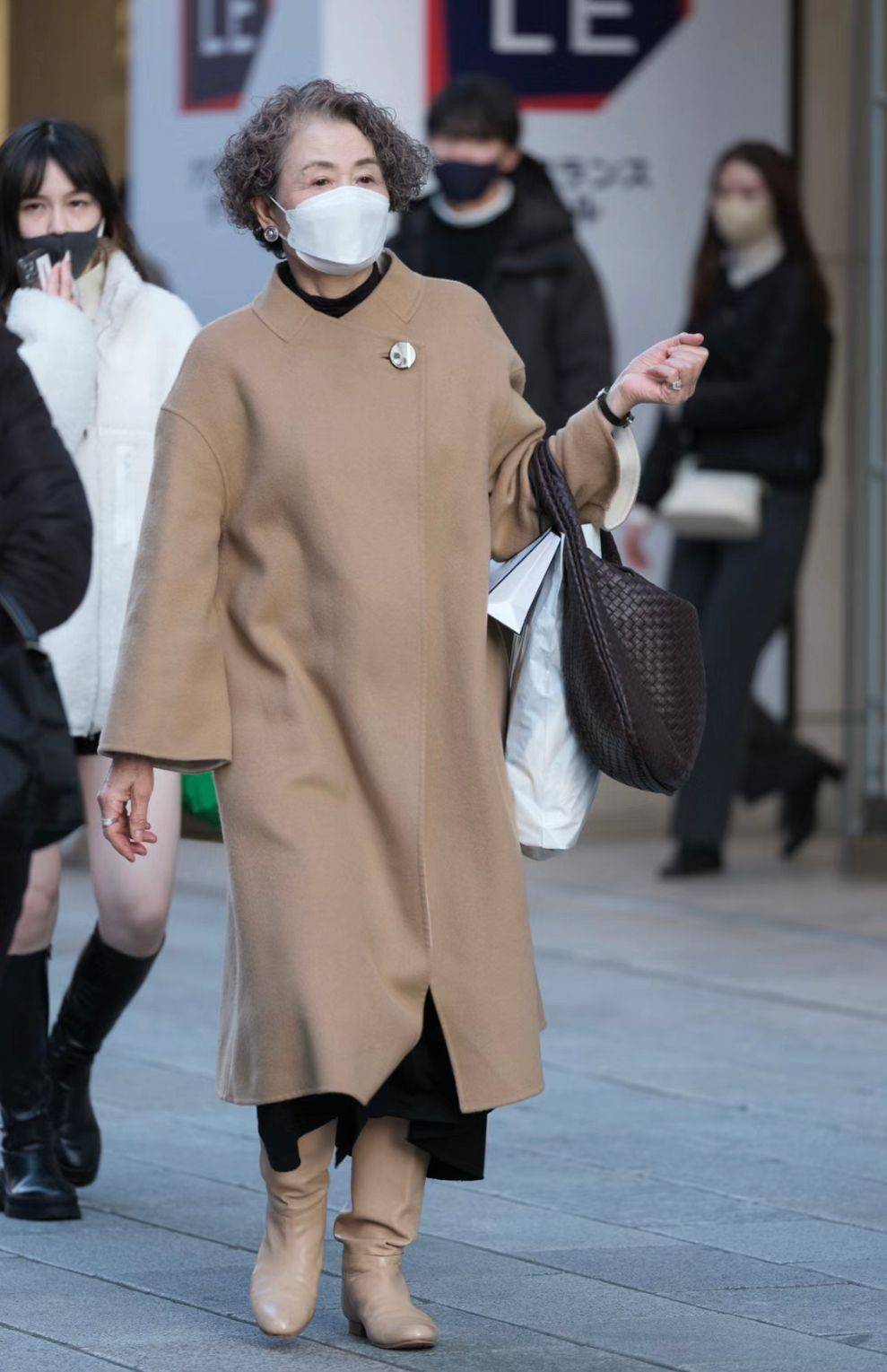 被日本老人街拍惊艳了!