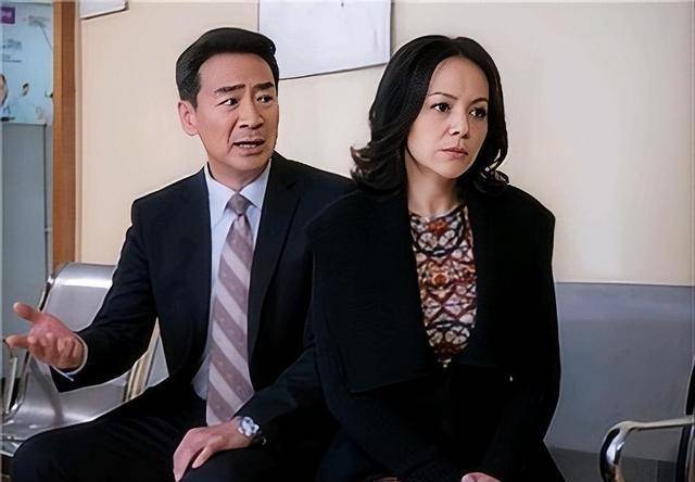 寇振海现状:自己白发老态,儿子上高中,48岁妻子风韵犹存_科金海_李婷