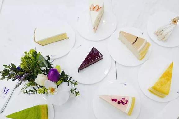 ladym主打蛋糕是招牌「千层蛋糕」(millecrêpes)由超过20层薄身班戟