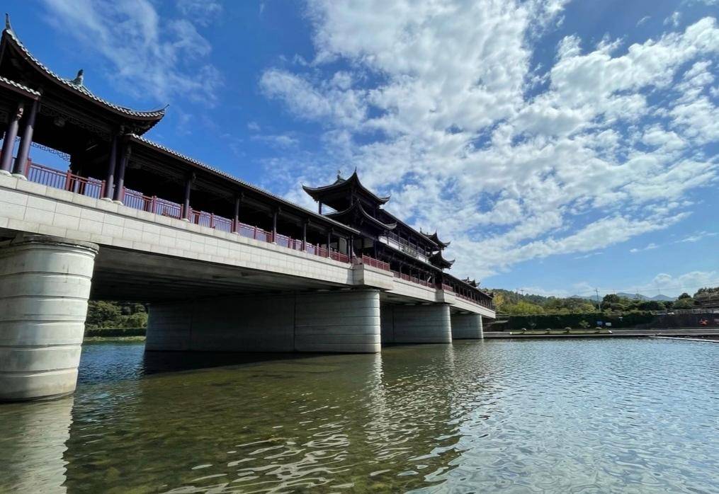 宁海兴宁廊桥:一座连接历史与现代的古建筑_人们_大自然_古桥
