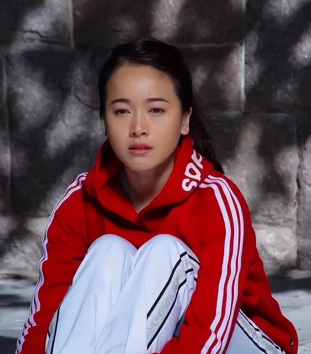 人前正经人后疯狂,出卖色相上位,"风流浪姐"左小青现形记_事业_生涯