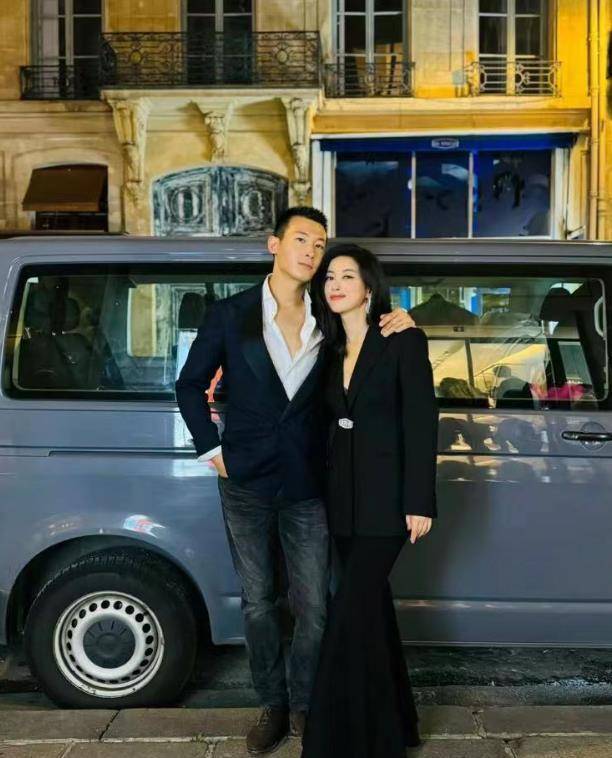 朱珠老公晒带娃日常,因冰激凌引发父女冷战,这时怎么与孩子沟通?