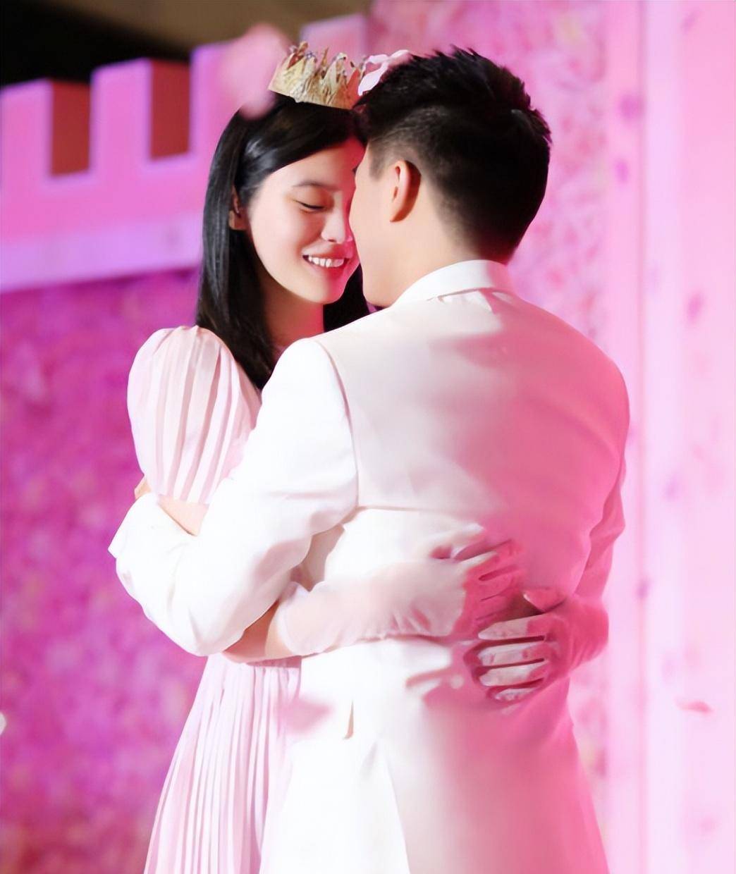 奚梦瑶:我嫁的不是豪门,是爱情_何猷君_女神_世界