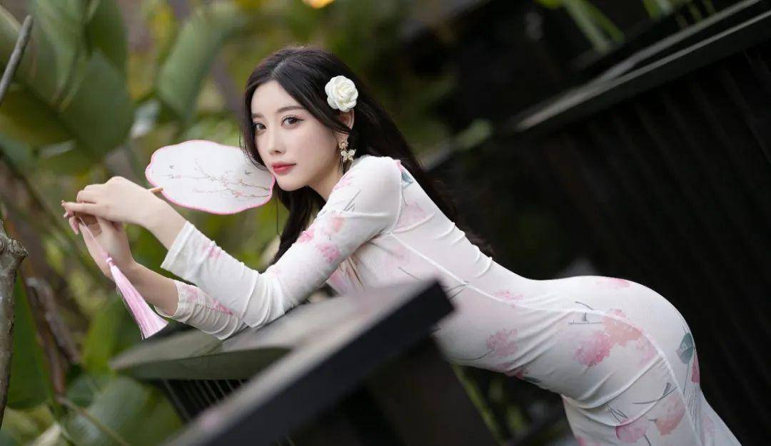 杨晨晨:夏季的复古国风会让你成为街上的焦点,女式日常改良碎花旗袍