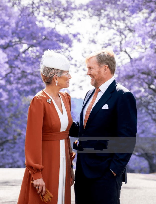 荷兰王室晒国王夫妇官方照!
