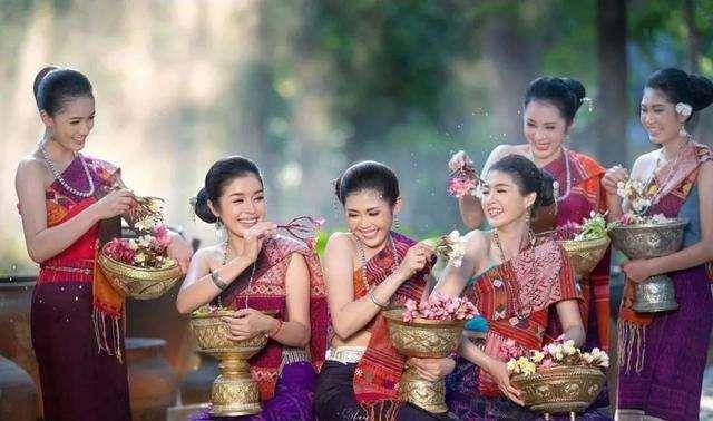 老挝结婚年龄图片