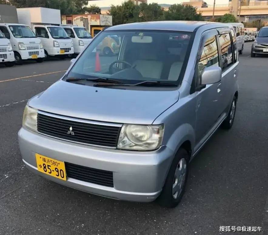 三菱牌"北斗星",1.5升引擎 cvt,造型方正帅气,空间超越飞度