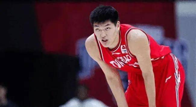刘传兴争夺战打响,各显神通送筹码,谁最能打动青岛男篮的心?