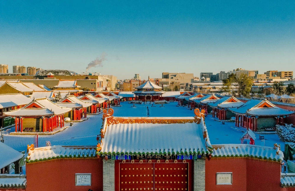 沈阳故宫博物院:推出两大特展迎97岁院庆_瓷器_清代_山水