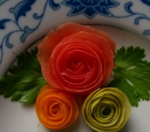 学会了你的菜也能变高级_花瓣_萝卜花_雕刻