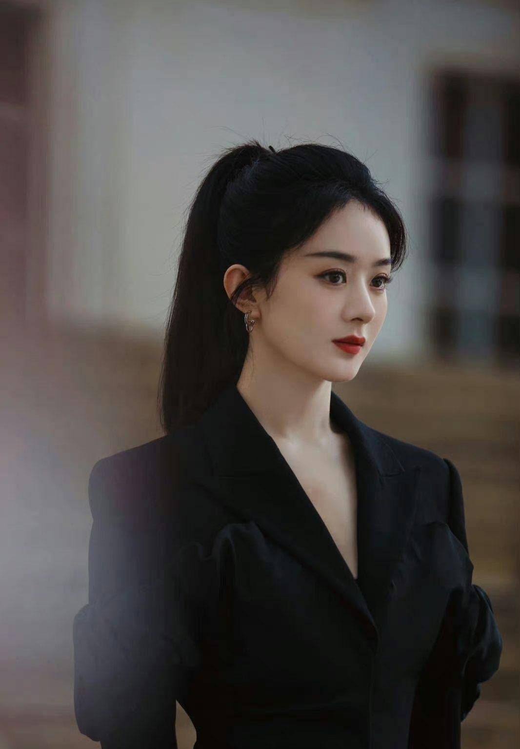 当我看到赵丽颖的侧脸时,才发现这个"鼻子"是多么完美啊!