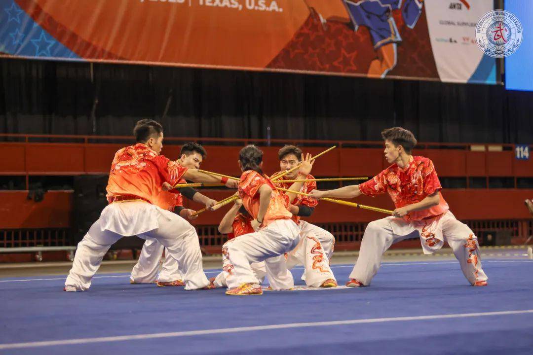 中國武術代表團雲南武術隊的表演,精妙融合展現了長拳,太極拳,九節鞭