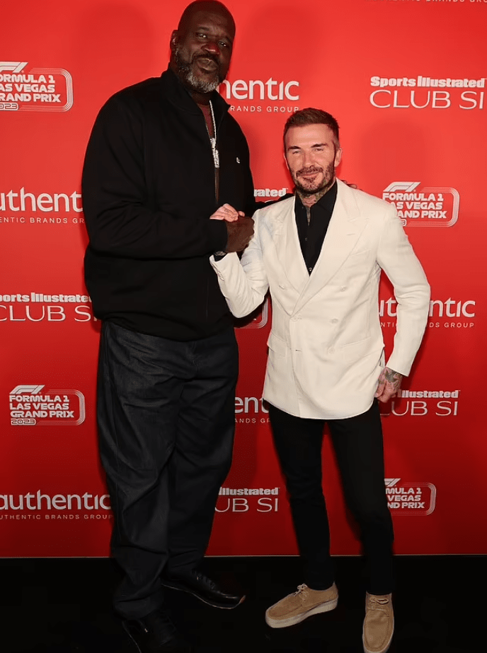 nba球星奥尼尔早在比赛前两天就到达了拉斯维加斯,并且与贝克汉姆在