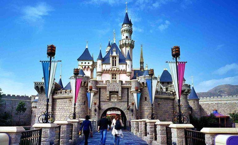 上海迪士尼终于妥协,允许游客自带食物入内,可游客素质让人堪忧_景区