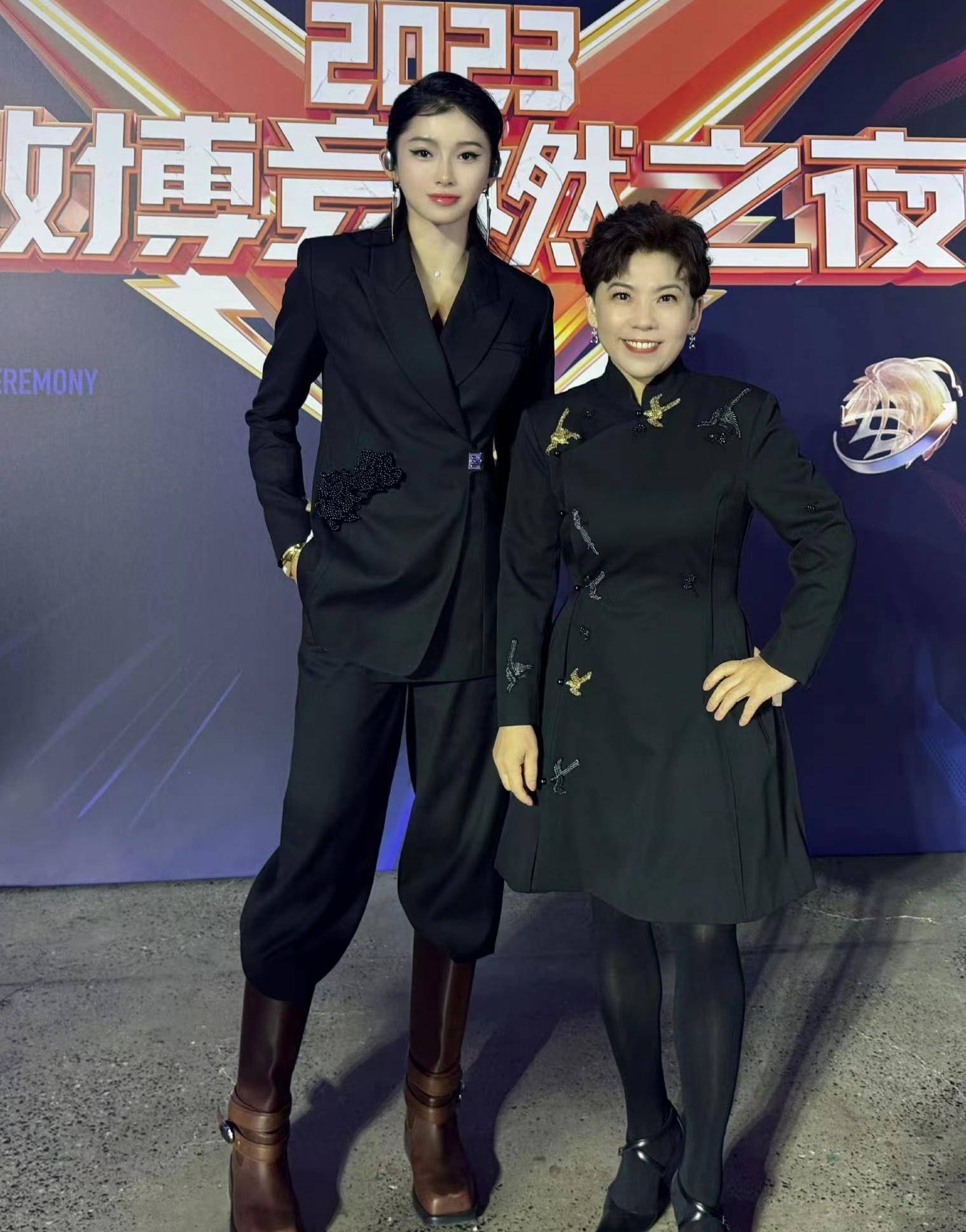颁奖,看两人合影秒懂,莎莎为邓亚萍出头_燕妮_亚尼_争议